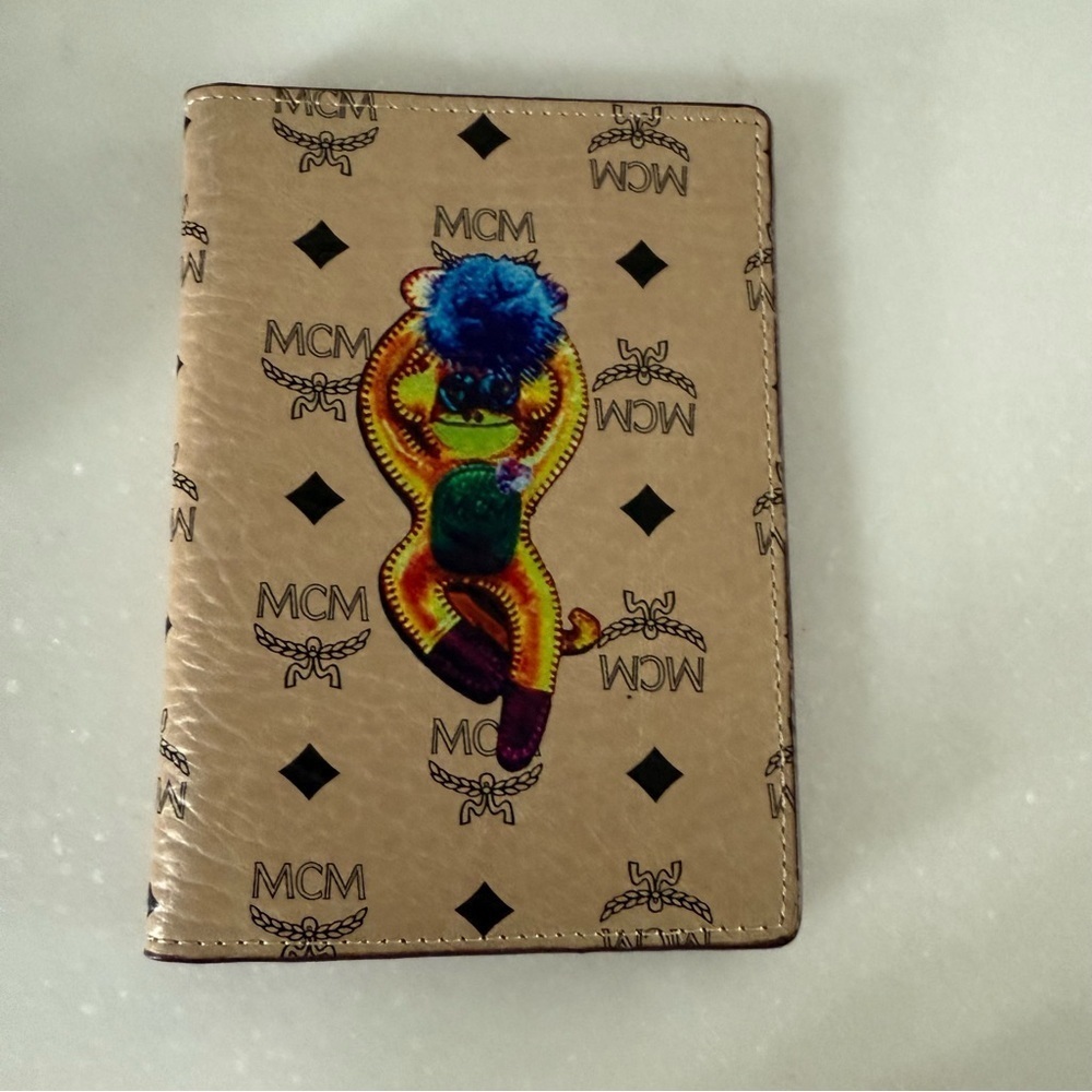 MCM Passport Holder NEW With Box Dust Bog & Original Docs Tan Bunny Logo - Picture 2 of 14